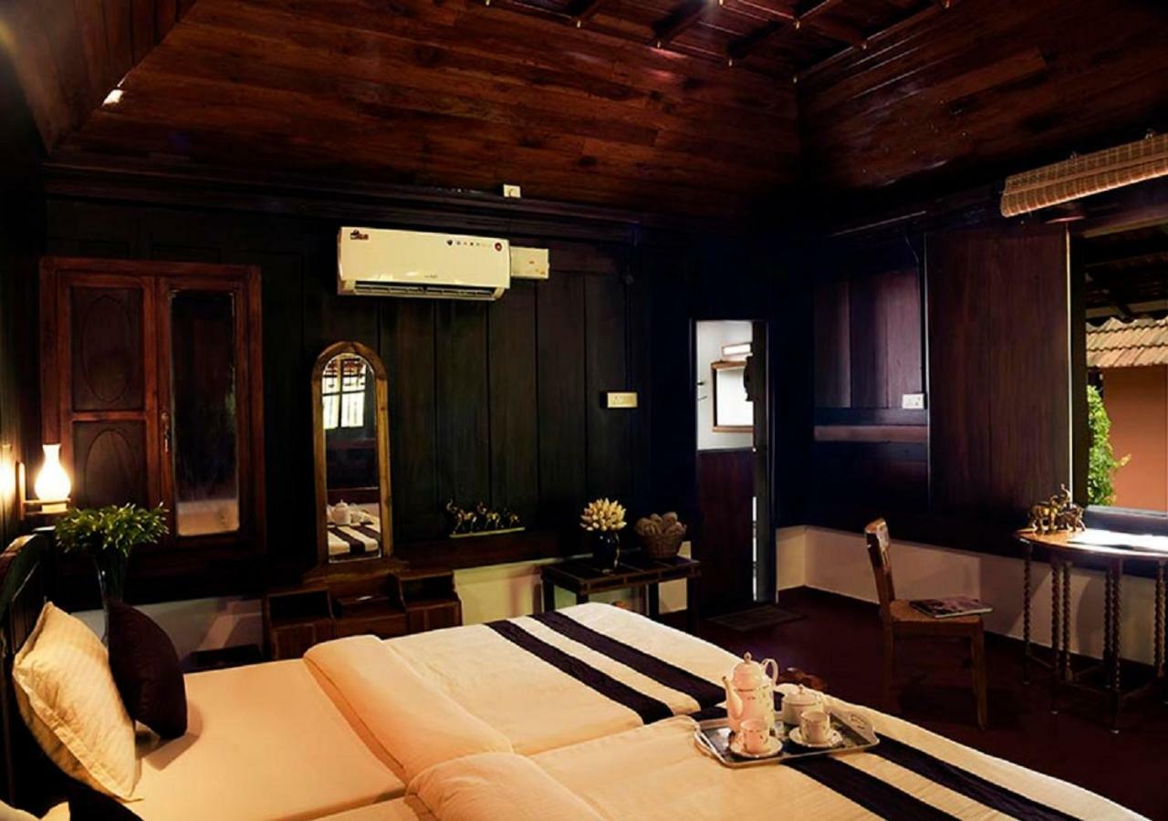 Stayvista At La Riva Heritage Villa With Bicycle Alappuzha Exteriér fotografie