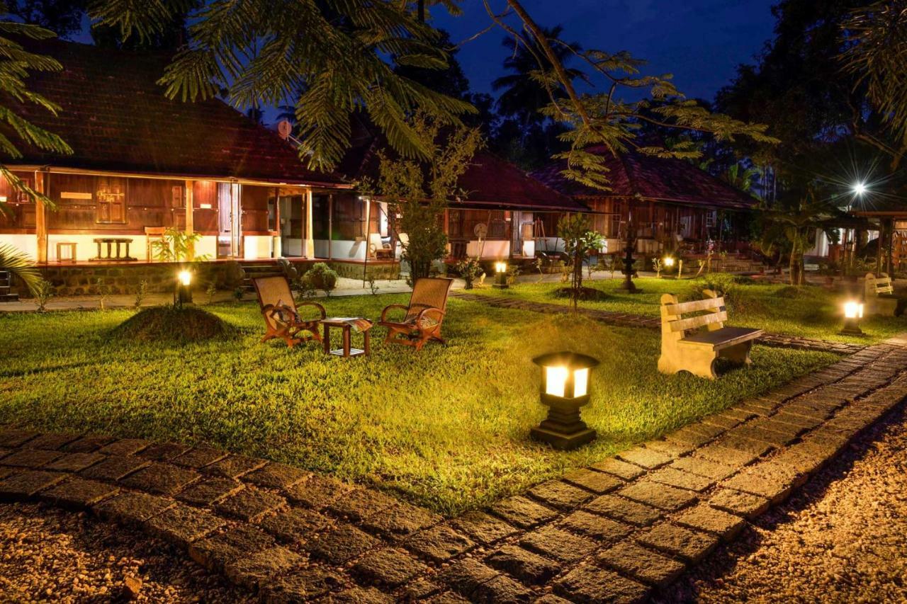 Stayvista At La Riva Heritage Villa With Bicycle Alappuzha Exteriér fotografie