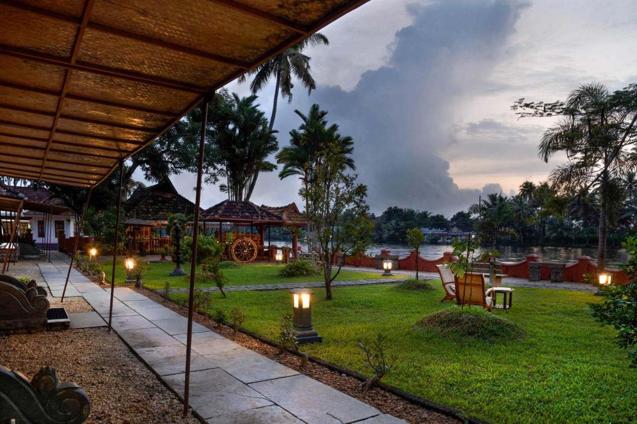 Stayvista At La Riva Heritage Villa With Bicycle Alappuzha Exteriér fotografie