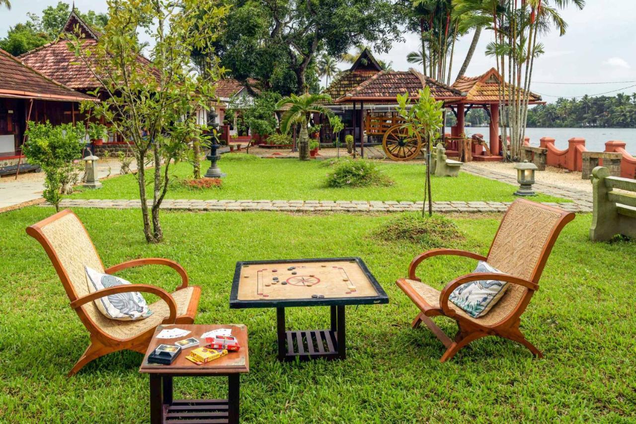 Stayvista At La Riva Heritage Villa With Bicycle Alappuzha Exteriér fotografie