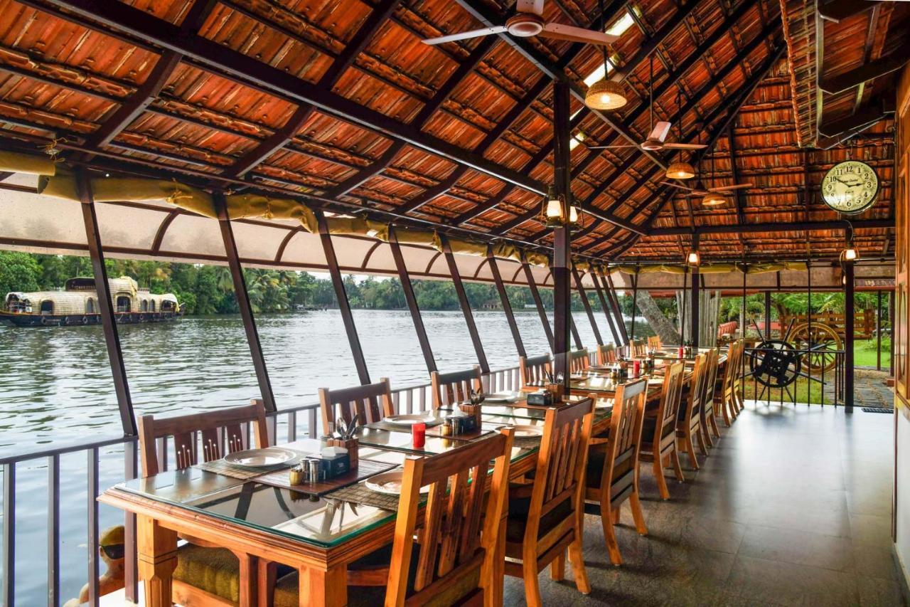 Stayvista At La Riva Heritage Villa With Bicycle Alappuzha Exteriér fotografie